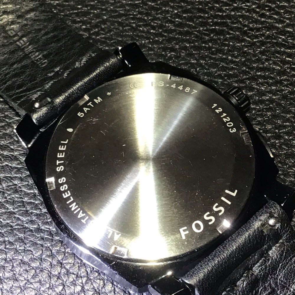 Fossil Machine On Leather - image 6